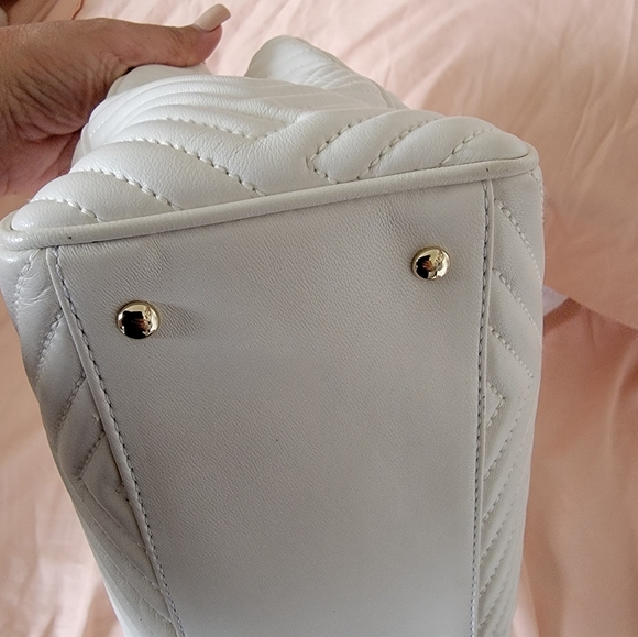 BALLY Manuela Diamond Quilted Handbag White Leather with Logo Tassel Charm - Picture 2 of 16